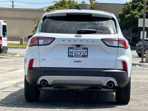 Certified 2022 Ford Escape SE FWD image 4