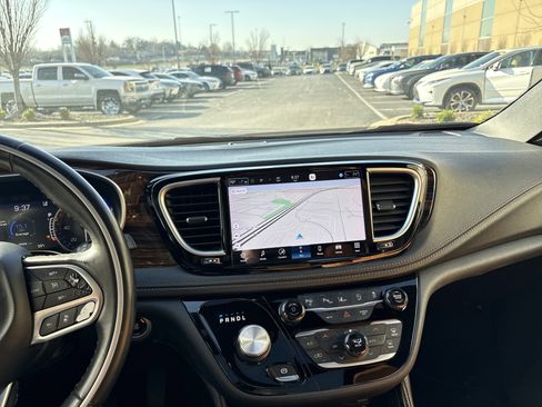 Used 2021 Chrysler Pacifica Pinnacle image 29