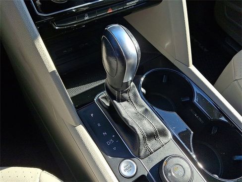 Certified 2022 Volkswagen Atlas SEL image 14