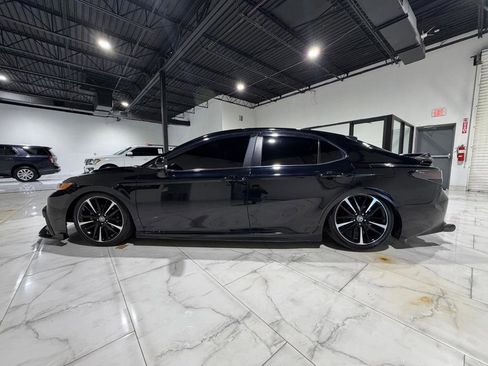 Used 2020 Toyota Camry SE w/ Convenience Package image 9