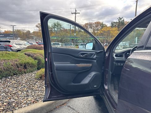 Used 2018 GMC Acadia SLE w/ LPO, Floor Liner Package image 11