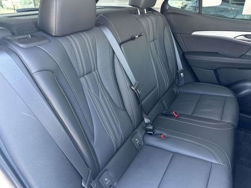 Used 2024 Buick Envision Avenir AWD/4WD image 27