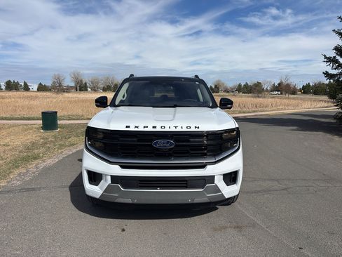 Used 2025 Ford Expedition Max Platinum AWD/4WD image 4