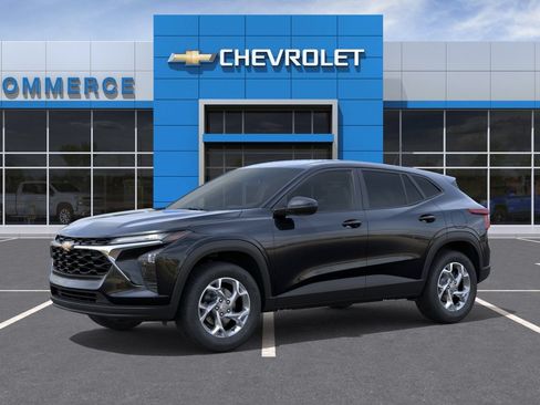 New 2026 Chevrolet Trax LS w/ LS Convenience Package FWD image 2