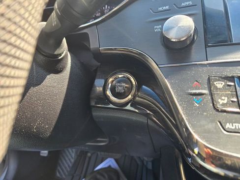 Used 2015 Toyota Avalon XLE FWD image 16