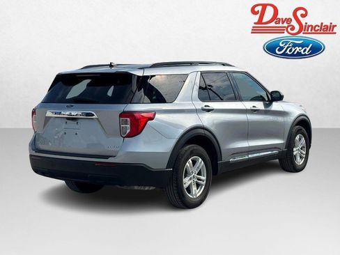 Used 2024 Ford Explorer XLT AWD/4WD image 7