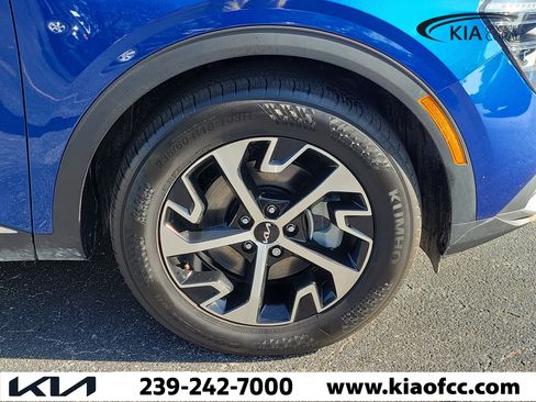 Used 2025 Kia Sportage EX FWD image 7