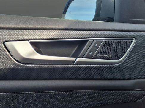 Used 2024 Volkswagen Atlas Cross Sport SEL Premium R-Line image 10