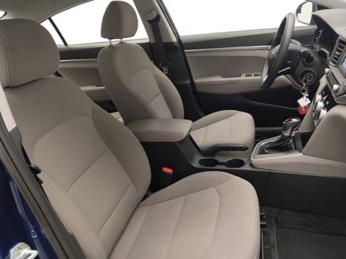 Used 2019 Hyundai Elantra SE FWD image 21