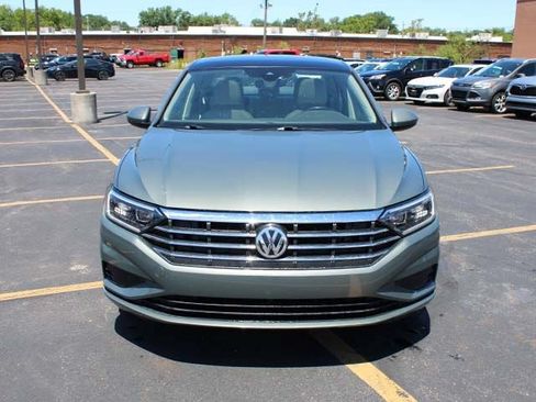 Used 2019 Volkswagen Jetta SEL w/ Cold Weather Package FWD image 3