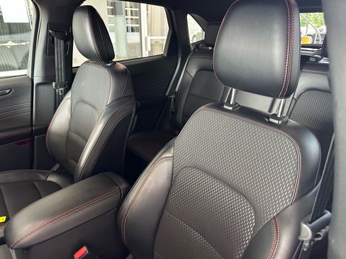 Used 2025 Ford Escape ST-Line w/ Tech Pack #1 FWD image 21