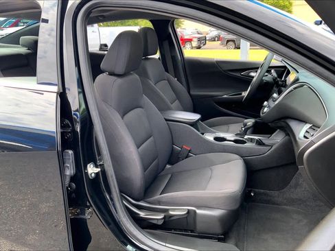 Used 2024 Chevrolet Malibu LT image 9