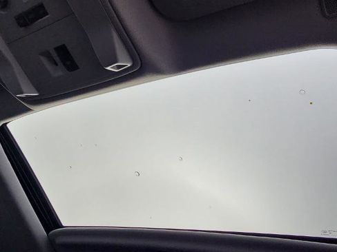 Used 2018 Cadillac Escalade Luxury image 18