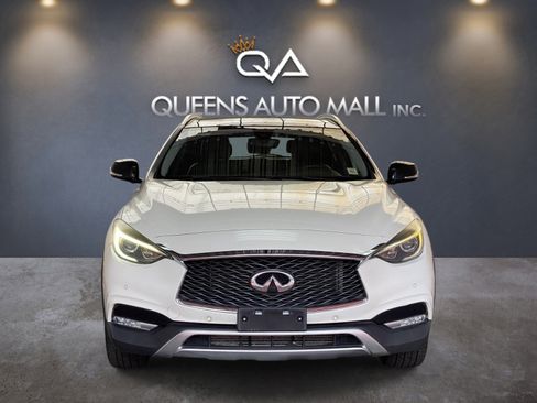 Used 2017 INFINITI QX30 Premium w/ Navigation Package AWD/4WD image 2