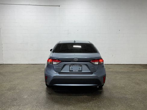Used 2022 Toyota Corolla LE FWD image 4
