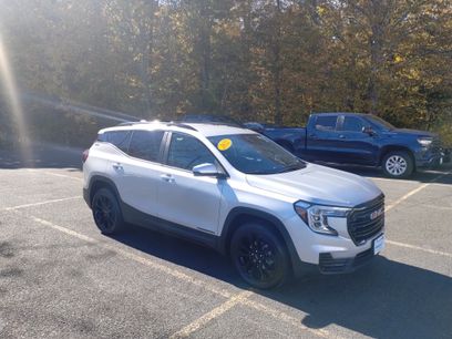 Used 2022 GMC Terrain SLE w/ Driver Convenience Package