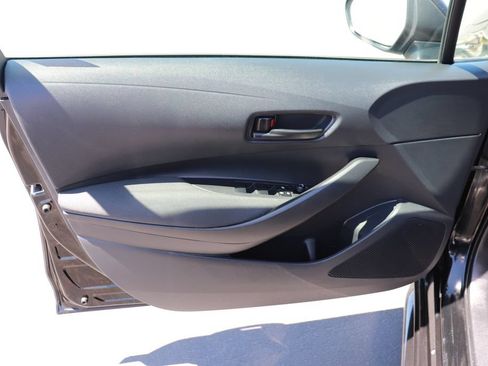 Used 2023 Toyota Corolla LE FWD image 10