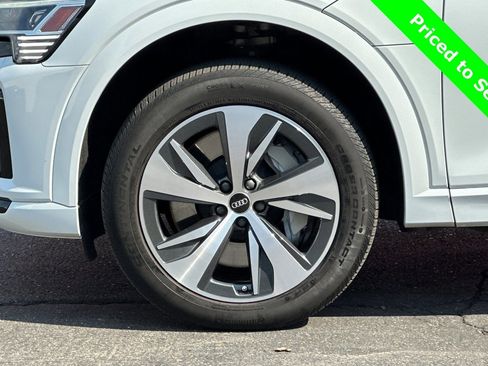 Used 2024 Audi Q8 e-tron Premium AWD/4WD image 36