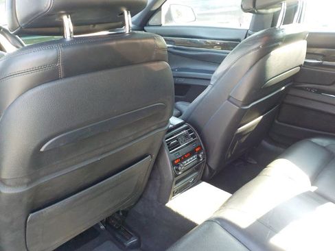 Used 2014 BMW 750i 750i w/ Executive Package image 17