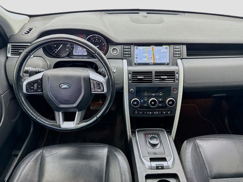 Used 2017 Land Rover Discovery Sport SE image 14