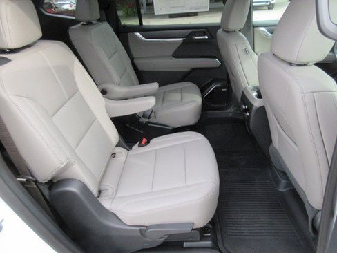 New 2026 GMC Acadia Elevation image 14