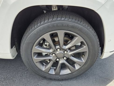 Used 2019 Jeep Grand Cherokee High Altitude AWD/4WD image 8
