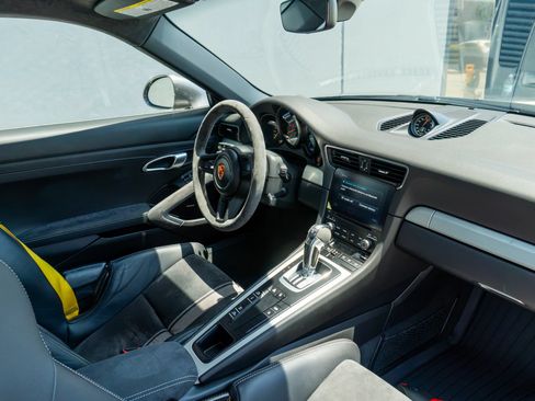 Used 2018 Porsche 911 GT3 RWD image 53