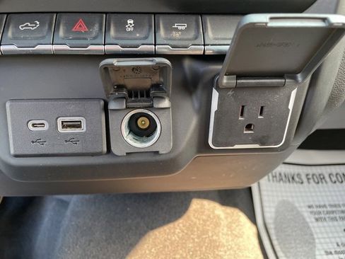 Used 2022 Chevrolet Silverado 1500 Custom image 35