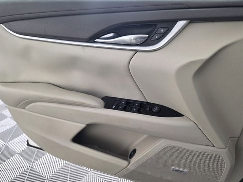 Used 2014 Cadillac XTS image 26