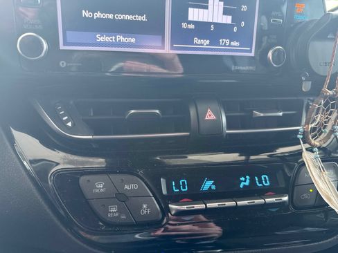 Used 2020 Toyota C-HR LE FWD image 10