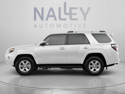 Used 2022 Toyota 4Runner TRD Off-Road Premium w/ Moonroof Package AWD/4WD image 2