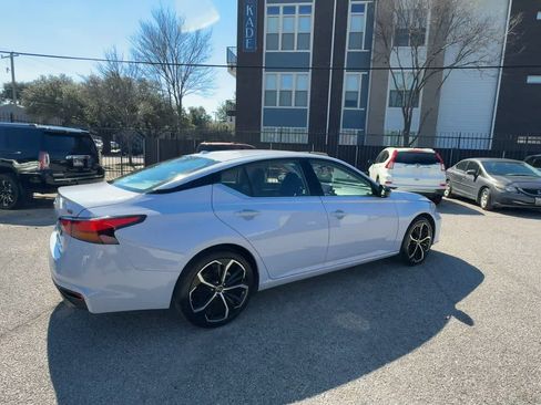 Used 2024 Nissan Altima 2.5 SR image 8