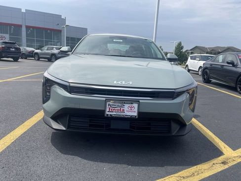 Used 2025 Kia K4 FWD image 11