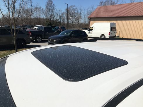 Used 2021 Toyota Sienna XSE w/ XSE Plus Package image 5