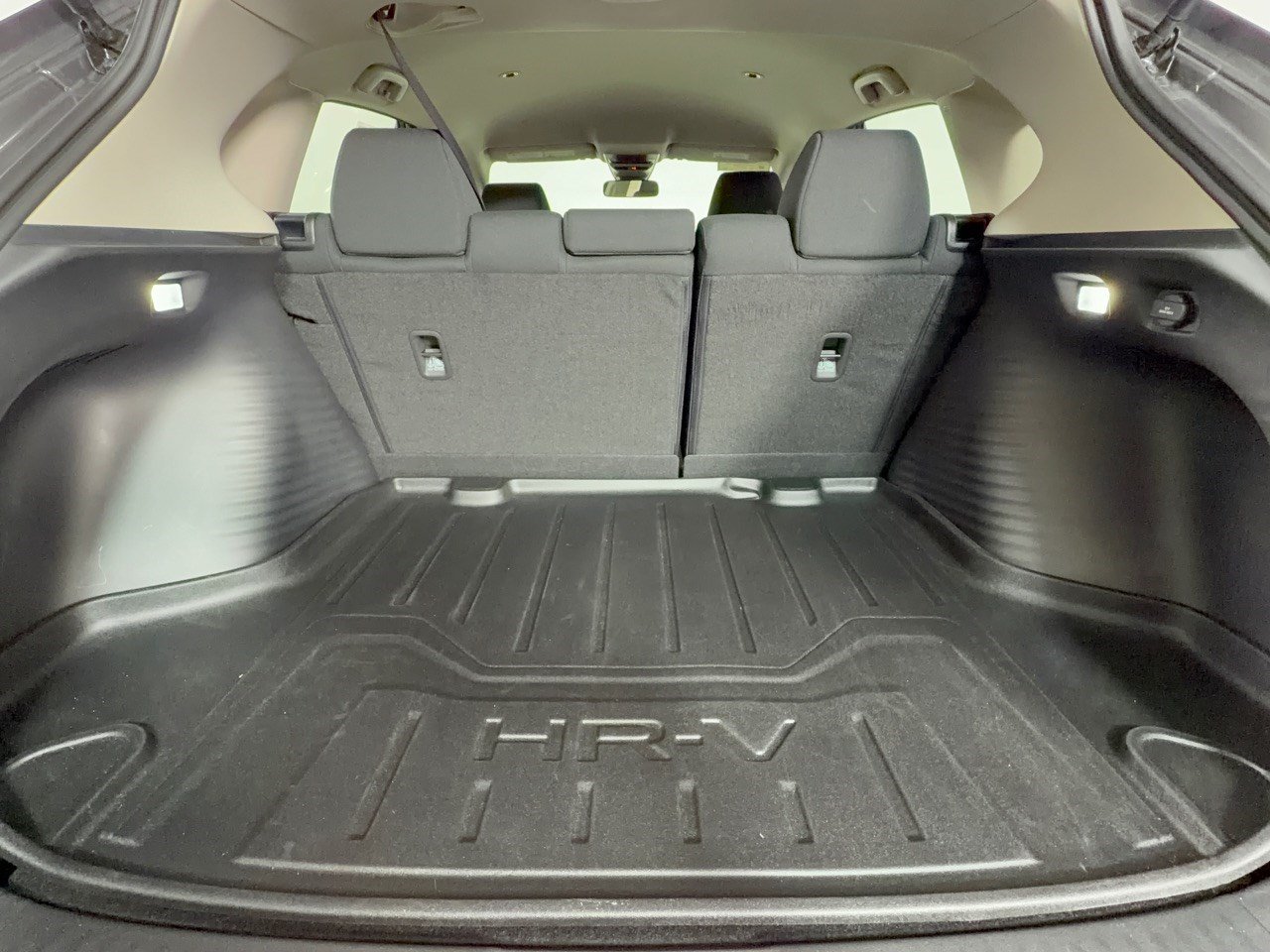 Used 2025 Honda HR-V LX image 28