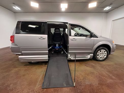 Used 2016 Dodge Grand Caravan SE w/ Quick Order Package 29E SE FWD image 73