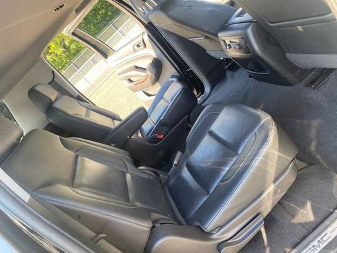 Used 2019 GMC Yukon XL SLT image 11