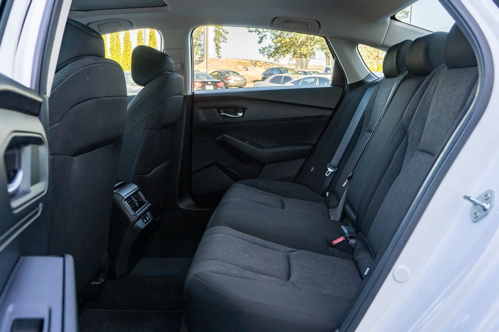 Certified 2025 Honda Accord SE image 17
