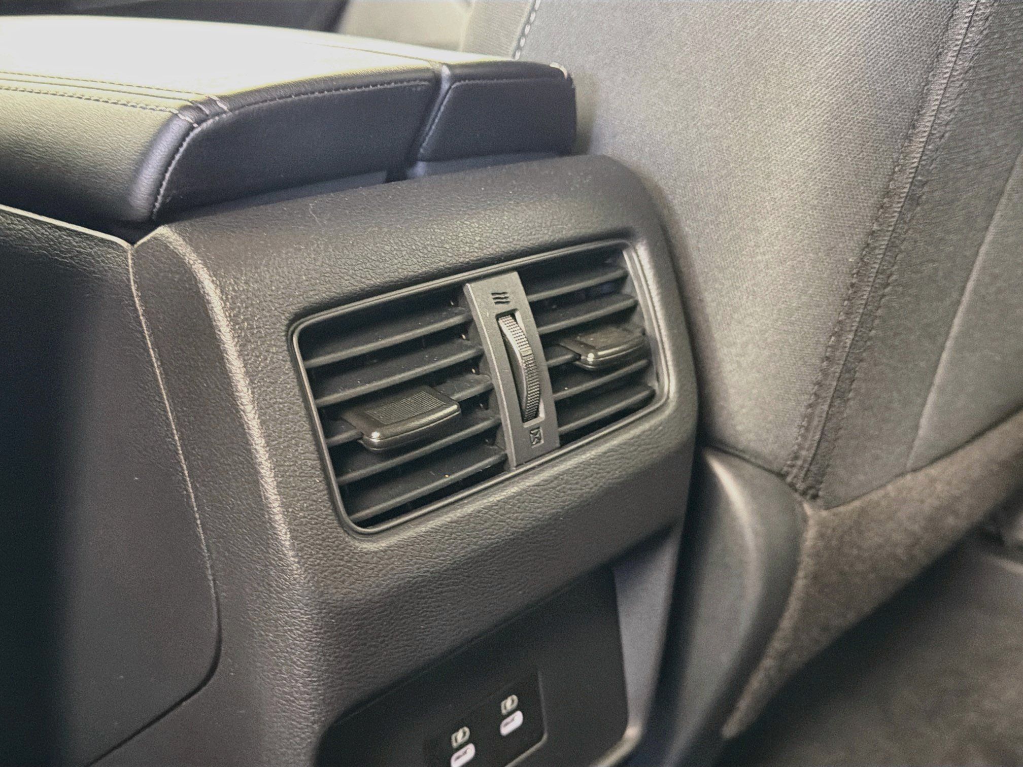 Used 2026 Nissan Rogue SV FWD image 27