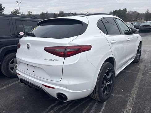 Used 2022 Alfa Romeo Stelvio Veloce AWD/4WD image 4