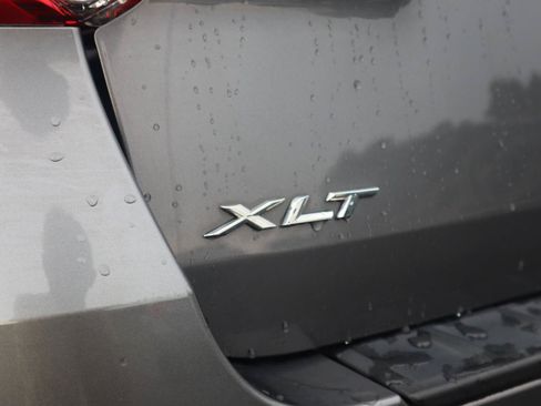 Used 2023 Ford Explorer XLT AWD/4WD image 25