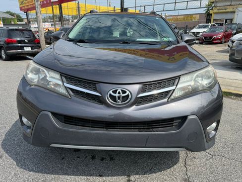 Used 2015 Toyota RAV4 XLE AWD/4WD image 2