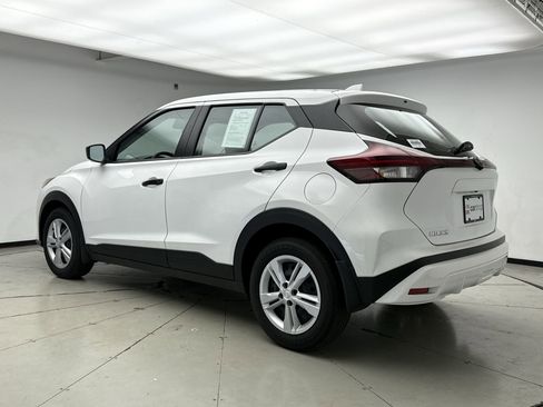 Used 2025 Nissan Kicks Play S image 3