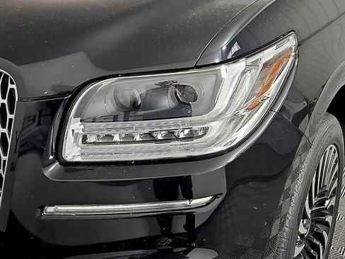 Used 2020 Lincoln Navigator Black Label w/ Cargo Convenience Package image 10
