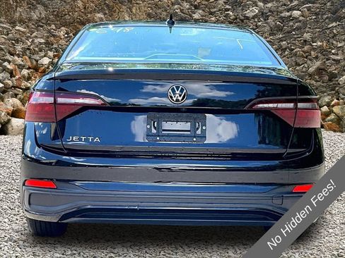 Used 2023 Volkswagen Jetta Sport FWD image 4