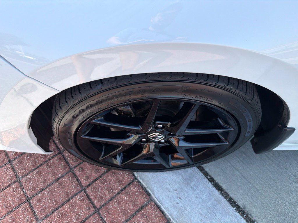 Used 2023 Honda Civic Sport image 9