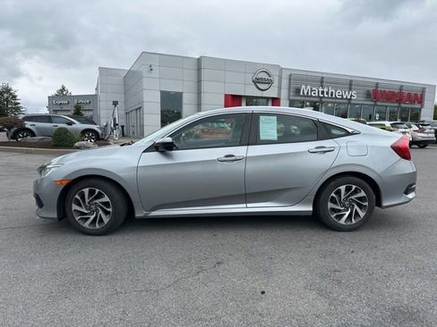 Used 2017 Honda Civic EX image 2