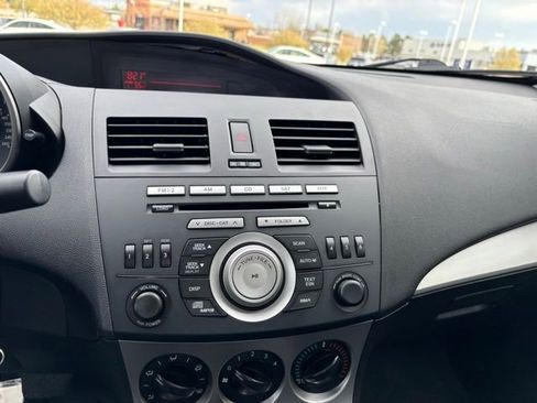 Used 2011 MAZDA MAZDA3 i Touring image 15