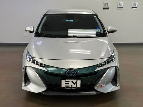 Used 2017 Toyota Prius Prime Plus FWD image 3