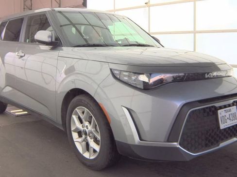 Used 2024 Kia Soul LX w/ Option Group 015 image 2